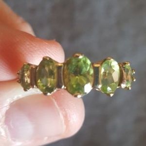 6 stone Peridot  10k Gold Size 8